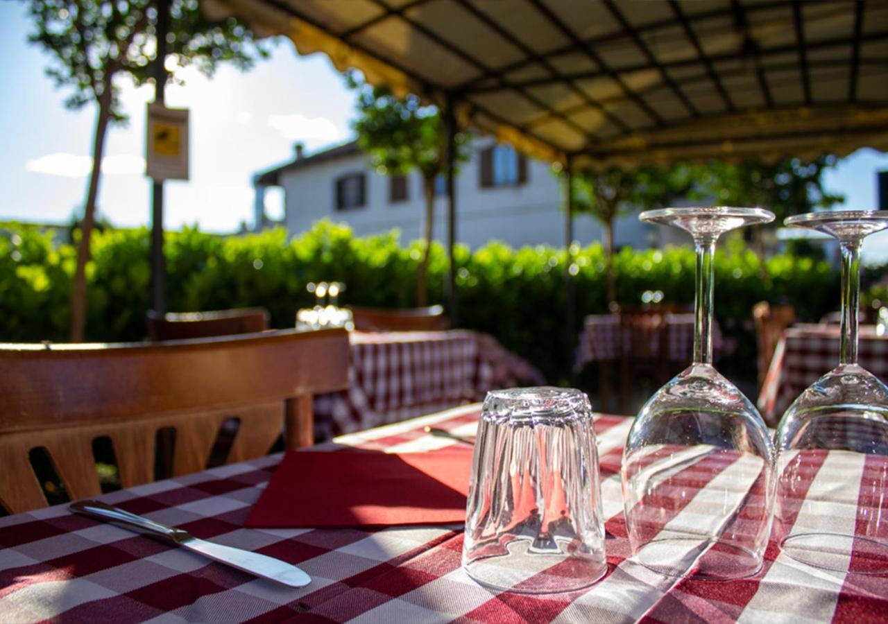 Trattoria Due Citroni Hotell Casalgrasso Eksteriør bilde