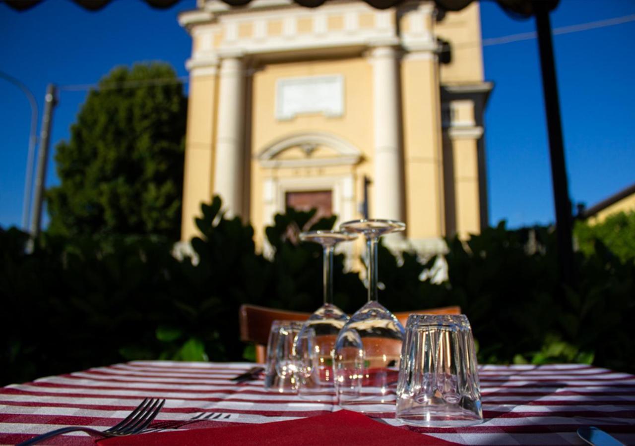 Trattoria Due Citroni Hotell Casalgrasso Eksteriør bilde