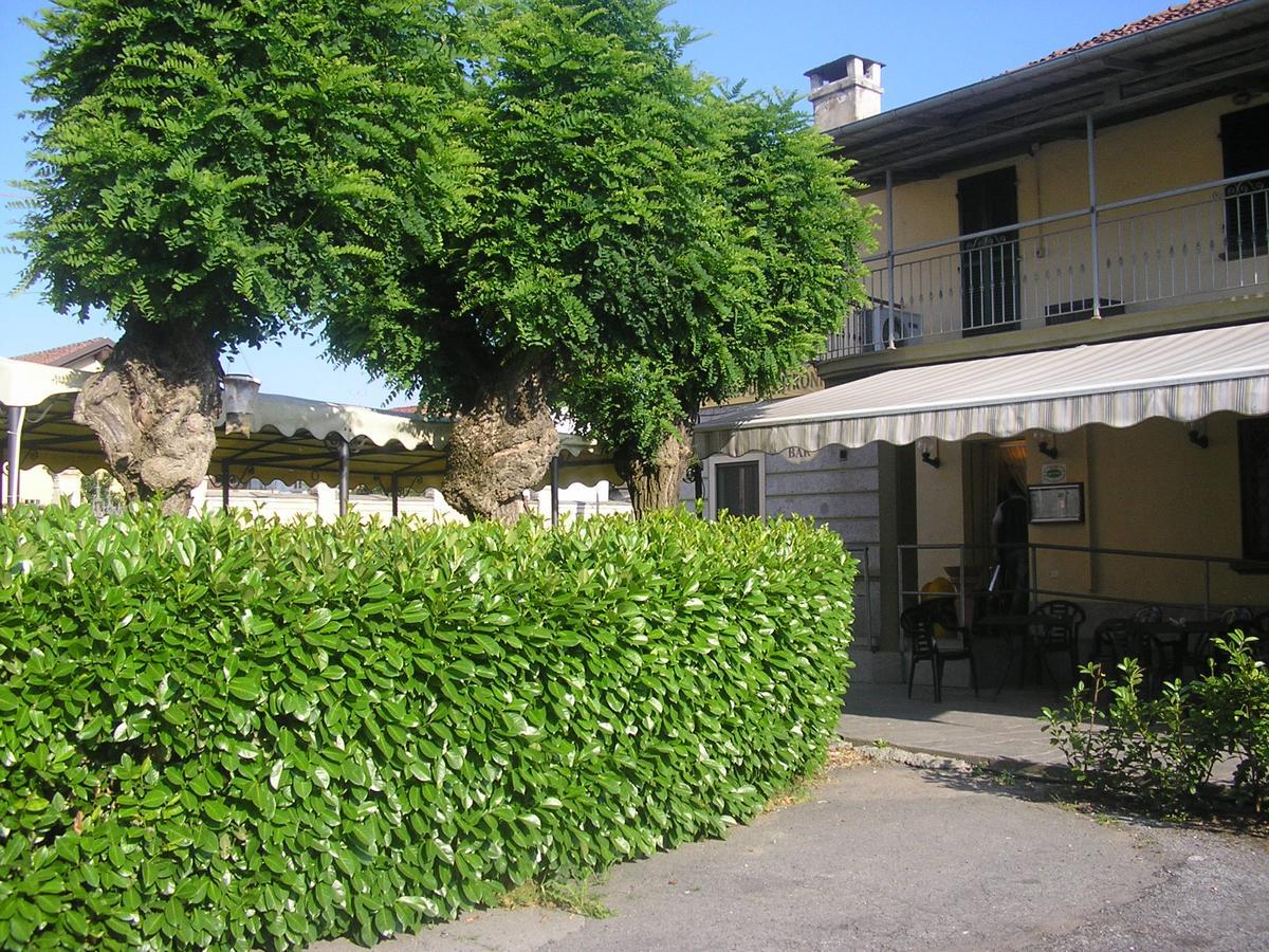 Trattoria Due Citroni Hotell Casalgrasso Eksteriør bilde